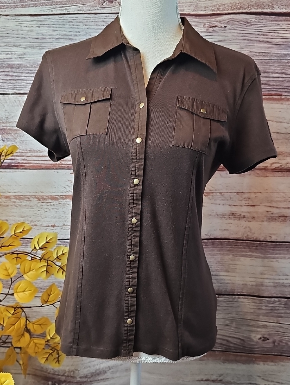 NEW STYLE & CO BROWN SHORT SLEEVE BUTTON-UP UTILITY CAMP SHIRT - Picture 2 of 12